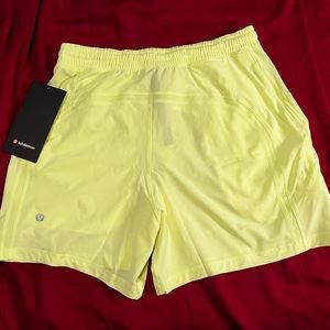 Neon Yellow 5’ Seam Lululemon Pace Maker Shorts Men’s Small
